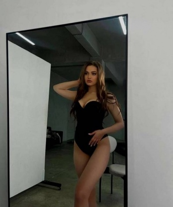 Утонченная красотка готова подарить тебе незабываемые моменты удовольствия и релаксации. Приезжай ко мне и ты окунешься в мир страсти и наслаждения. Звони прямо сейчас! 826, 21 год