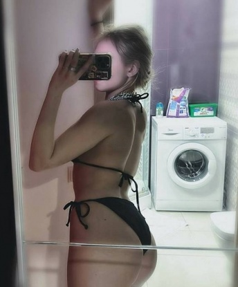 Великолепная комбинация страстной натуры и нежности - это то, что отличает меня от других. Я знаю, как доставить удовольствие и удовлетворить твои желания. У меня есть множество возможностей и секретов, которыми я хотела бы поделиться с тобой.
💯 Мои услуги разнообразны и абсолютно безопасны. Будь то классический, эротический массаж или игры в ролевые, я создам с тобой незабываемую атмосферу, где ты сможешь расслабиться и полностью отдохнуть.
🌟 Возможность получить дополнительное удовольствие с помощью игрушек, ролевых нарядов или легкого БДСМ делает нашу встречу ещё более интересной и страстной.
💌 Предоставляю услуги гостеприимства и интима в Москве. Моя гостиница расположена в центре Москвы, что обеспечивает комфортные условия для нашей встречи.
📷 Фотографии, которые ты видишь здесь, полностью соответствуют действительности. Реальные и свежие снимки, без ретуши.
💬 Пожалуйста, ознакомься с отзывами о моей работе. Мои клиенты наслаждаются каждой минутой проведенной со мной и обратно возвращаются к этим сказочным мгновениям страсти и блаженства.
🔐 конфиденциальность и безопасность - мои важнейшие принципы. Ты можешь быть уверен в том, что наша встреча останется только между нами двумя.
🌺 Звони или пиши мне, чтобы организовать незабываемое свидание в Москве. Я уверена, что вместе мы создадим настоящую сказку! 3675, 21 год