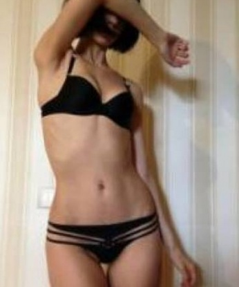 Молодая, игривая и очаровательная красотка приглашает к себе на чашечку чая и не только... Все ваши сокровенные фантазии станут реальностью в моих объятиях. Только для ценителей красоты и страсти. 8845, 20 лет